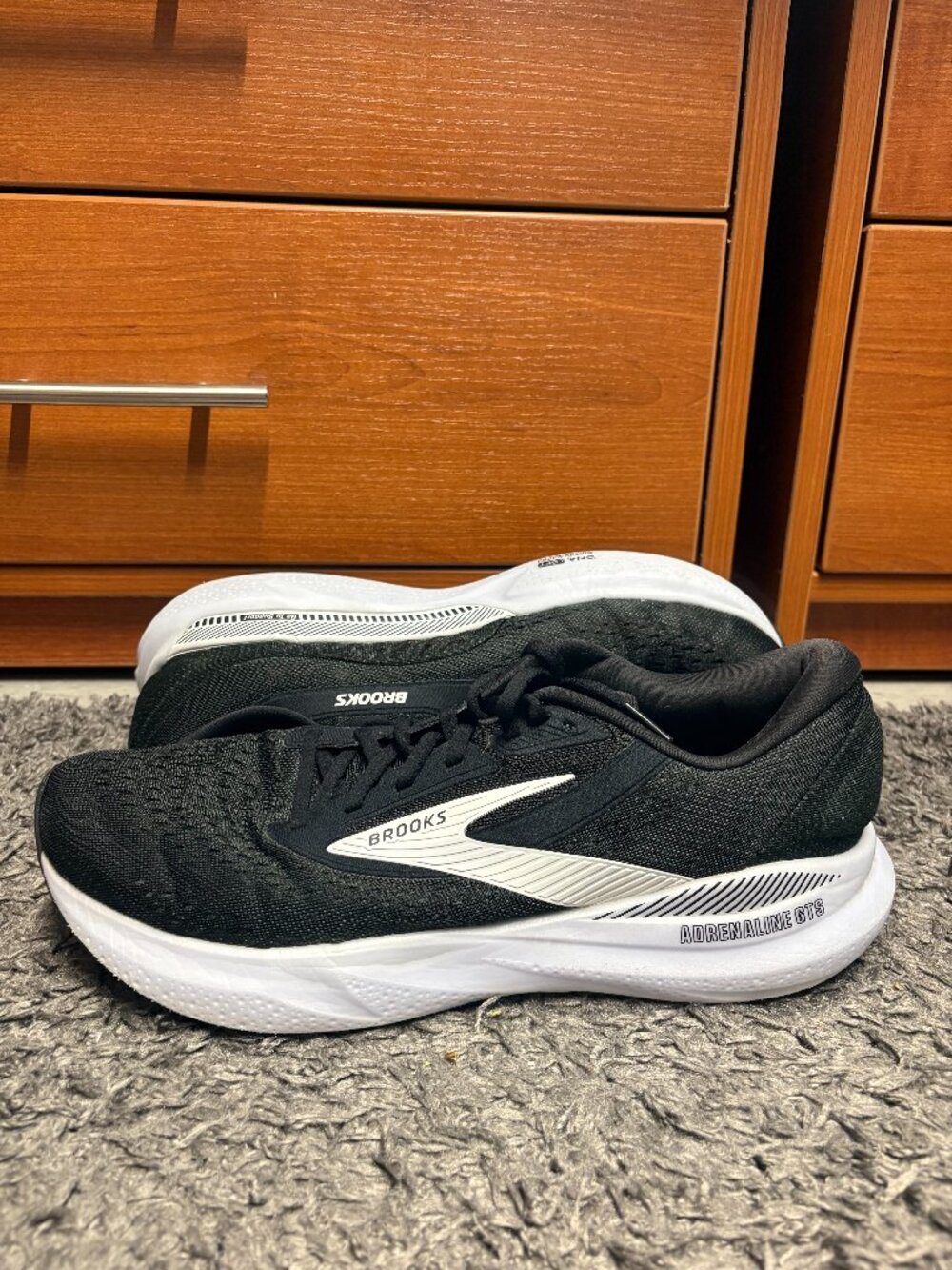 Men's Brooks Adrenaline GTS 24, Black/White, Size 11.5 Running/Walking Shoes